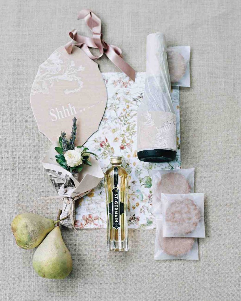 9 Welcome Bag Ideas for Your Wedding Guests - Wedding Sparrow